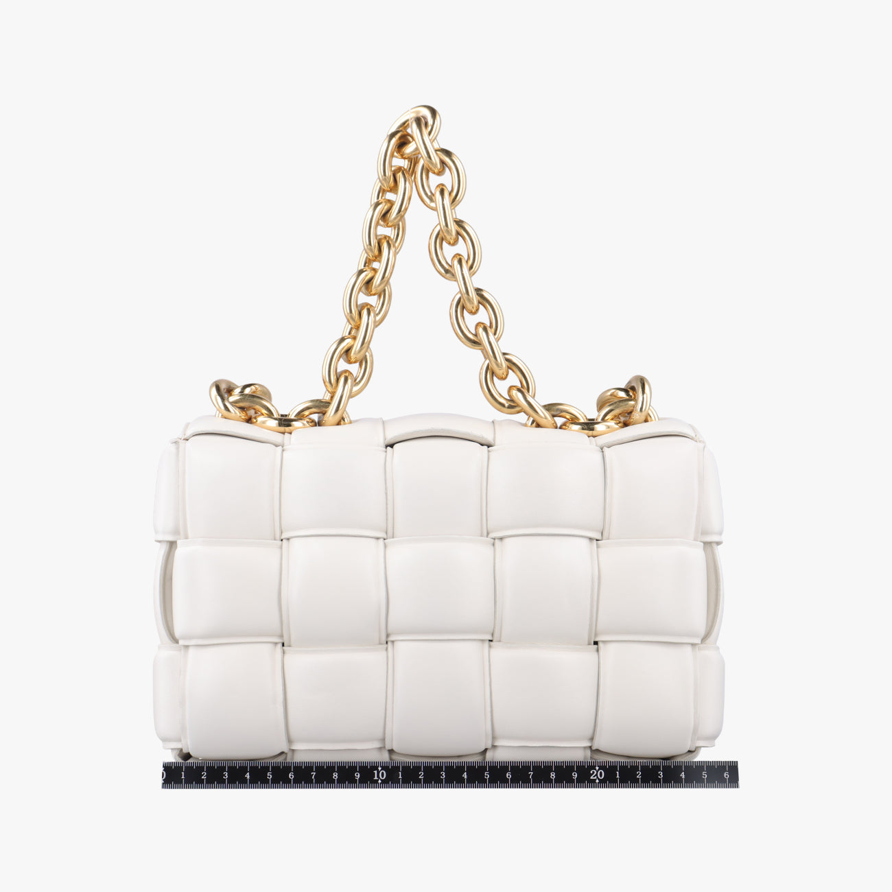 The Chain Cassette White lambskin B09341150Oザ チェーン カセット ホワイト ラムスキン B09341150O
