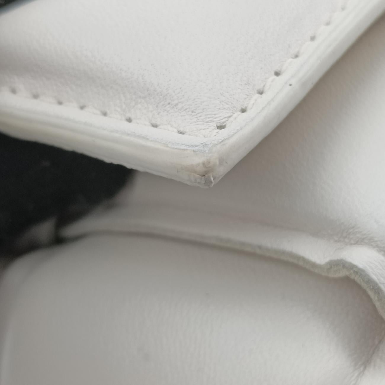 The Chain Cassette White lambskin B09341150Oザ チェーン カセット ホワイト ラムスキン B09341150O