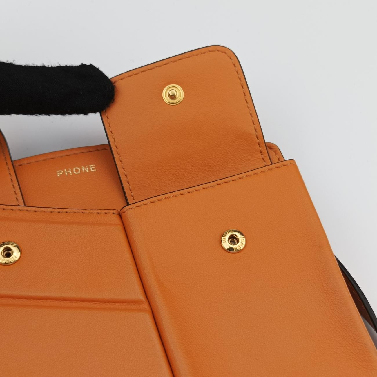 Mini Century Phone Case Orange Leather 8BS026-A5DY-193-0189バスティーン ミニ センチュリー フォンケース オレンジ レザー 8BS026 8BS026-A5DY-193-0189