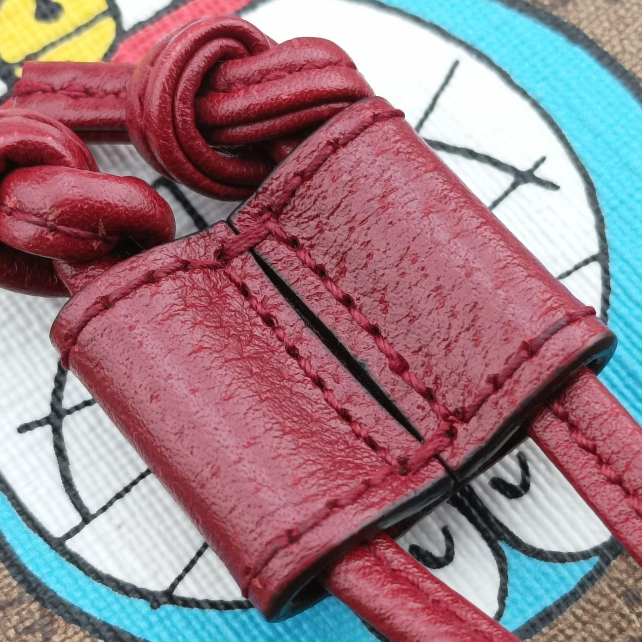 Doraemon collaboration Beige x Bordeaux x Multicolor PVC coated canvas 647801 G033979953ドラえもんコラボ ベージュ×ボルドー×マルチカラー PVCコーティングキャンバス 647801 G033979953