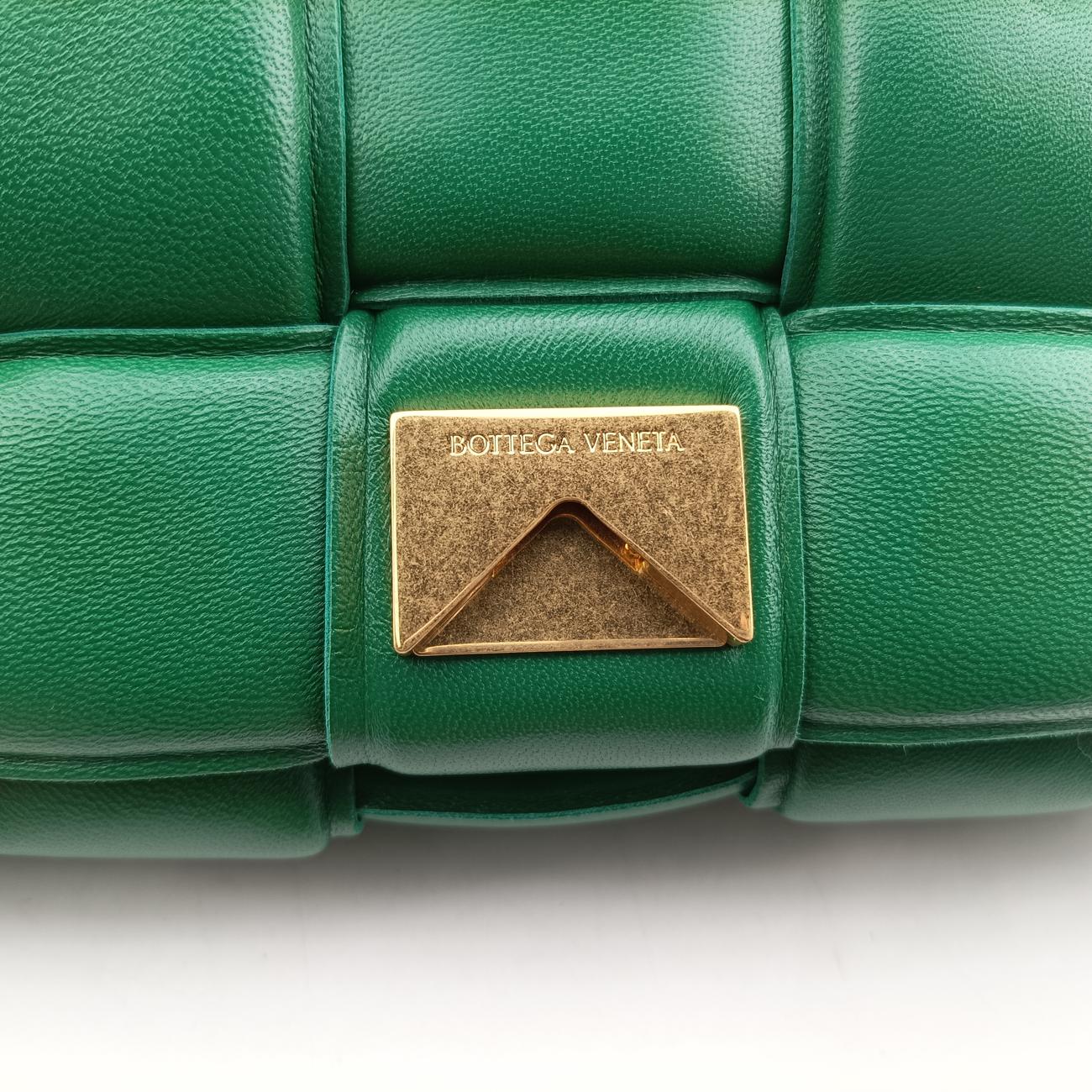 The Chain Cassette Green lambskin B09392158Tザ チェーン カセット グリーン ラムスキン B09392158T