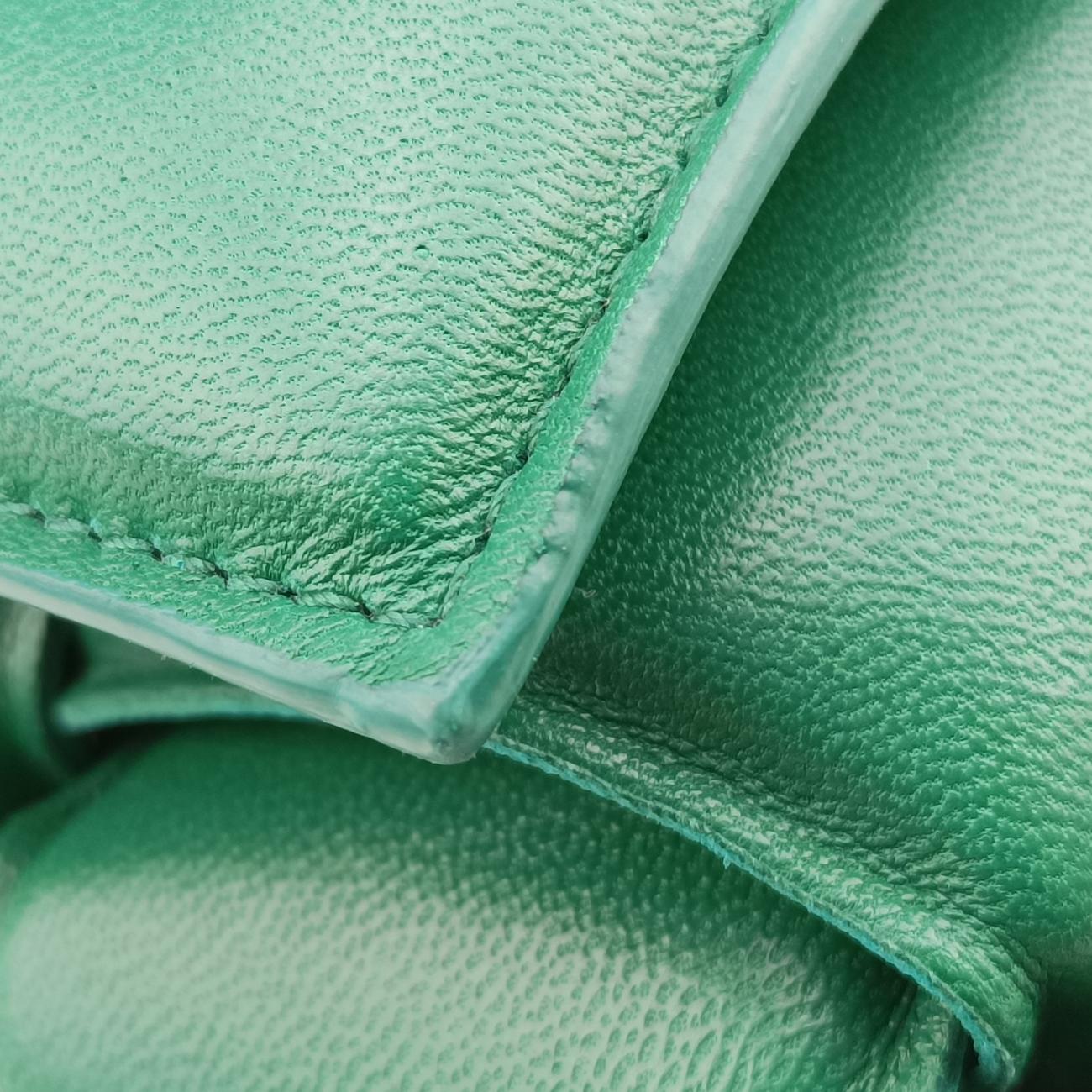 The Chain Cassette Green lambskin B09392158Tザ チェーン カセット グリーン ラムスキン B09392158T