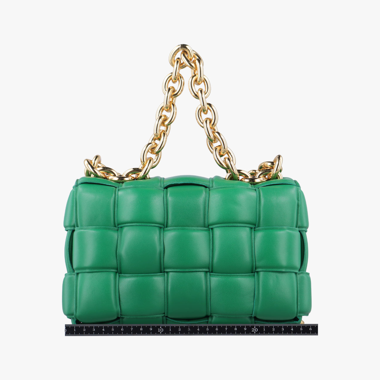 The Chain Cassette Green lambskin B09392158Tザ チェーン カセット グリーン ラムスキン B09392158T