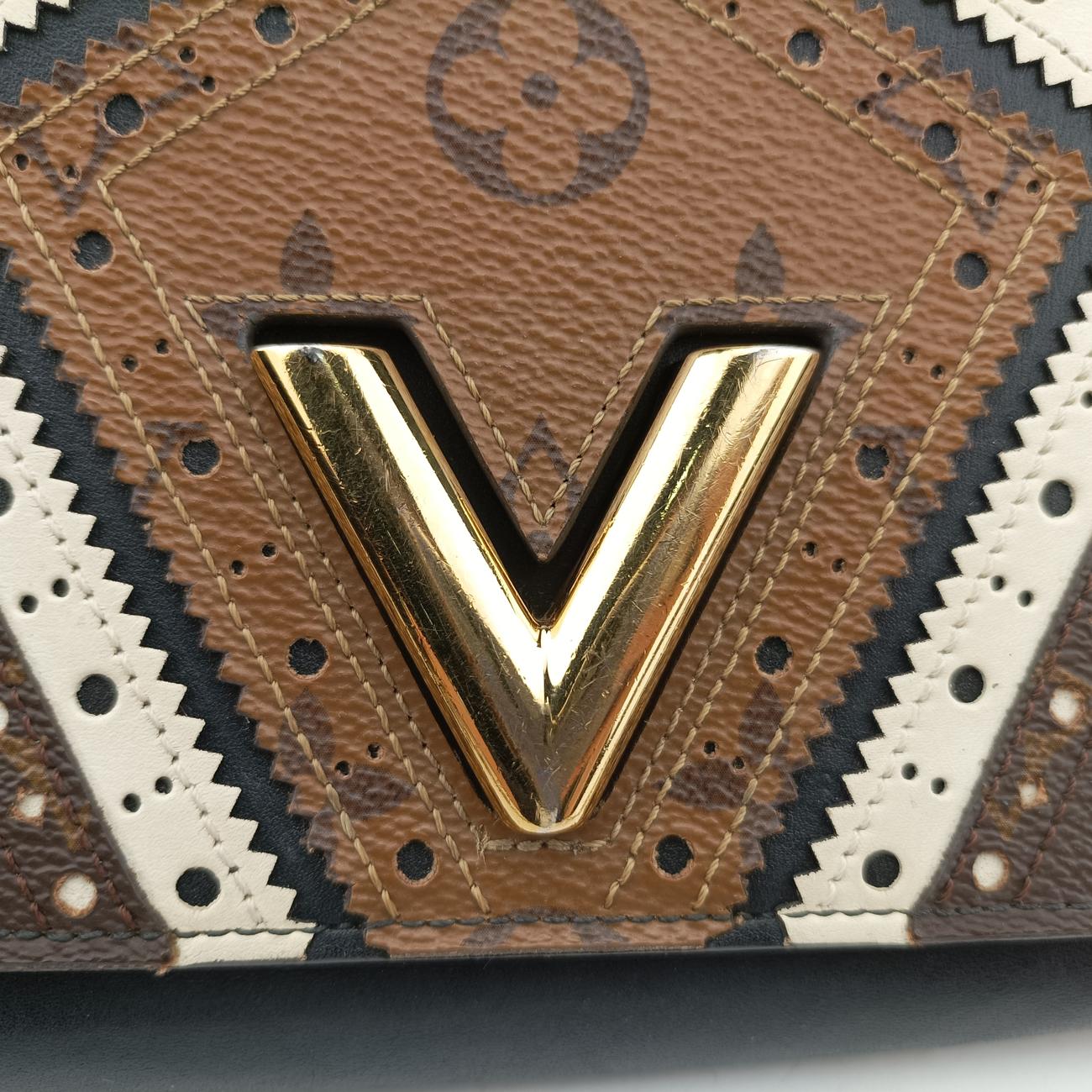 Portefeuille Twist Chain Wallet Black x Brown x White PVC x Leather M62872 SP2187ポルトフォイユ ツイストチェーン チェーンウォレット ブラック×ブラウン×ホワイト PVC×レザー M62872 SP2187