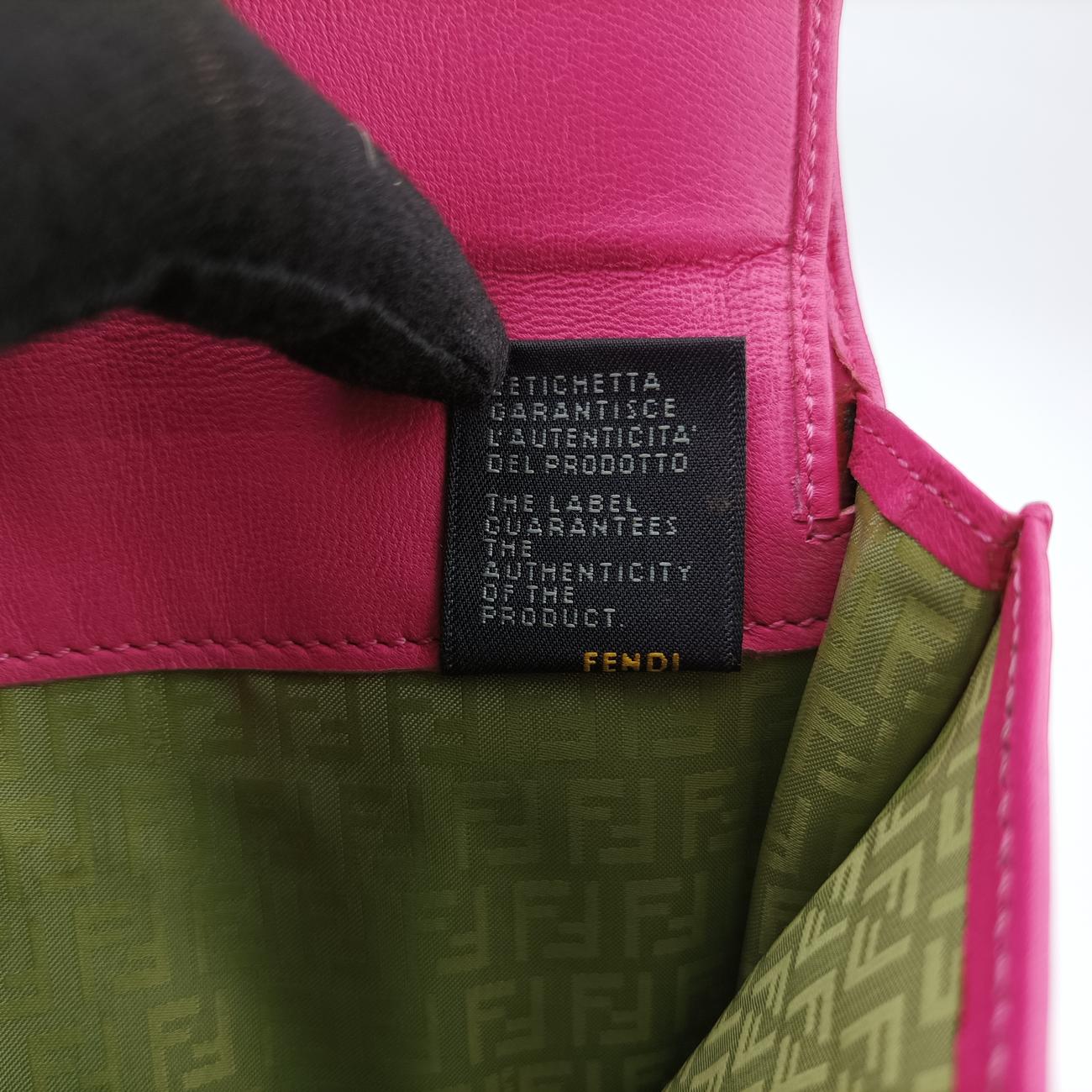 Embossed Logo Rose Leather 8M0219 2401-8M0219-YMY-089エンボス ロゴ ローズ レッド レザー 8M0219 2401-8M0219-YMY-089