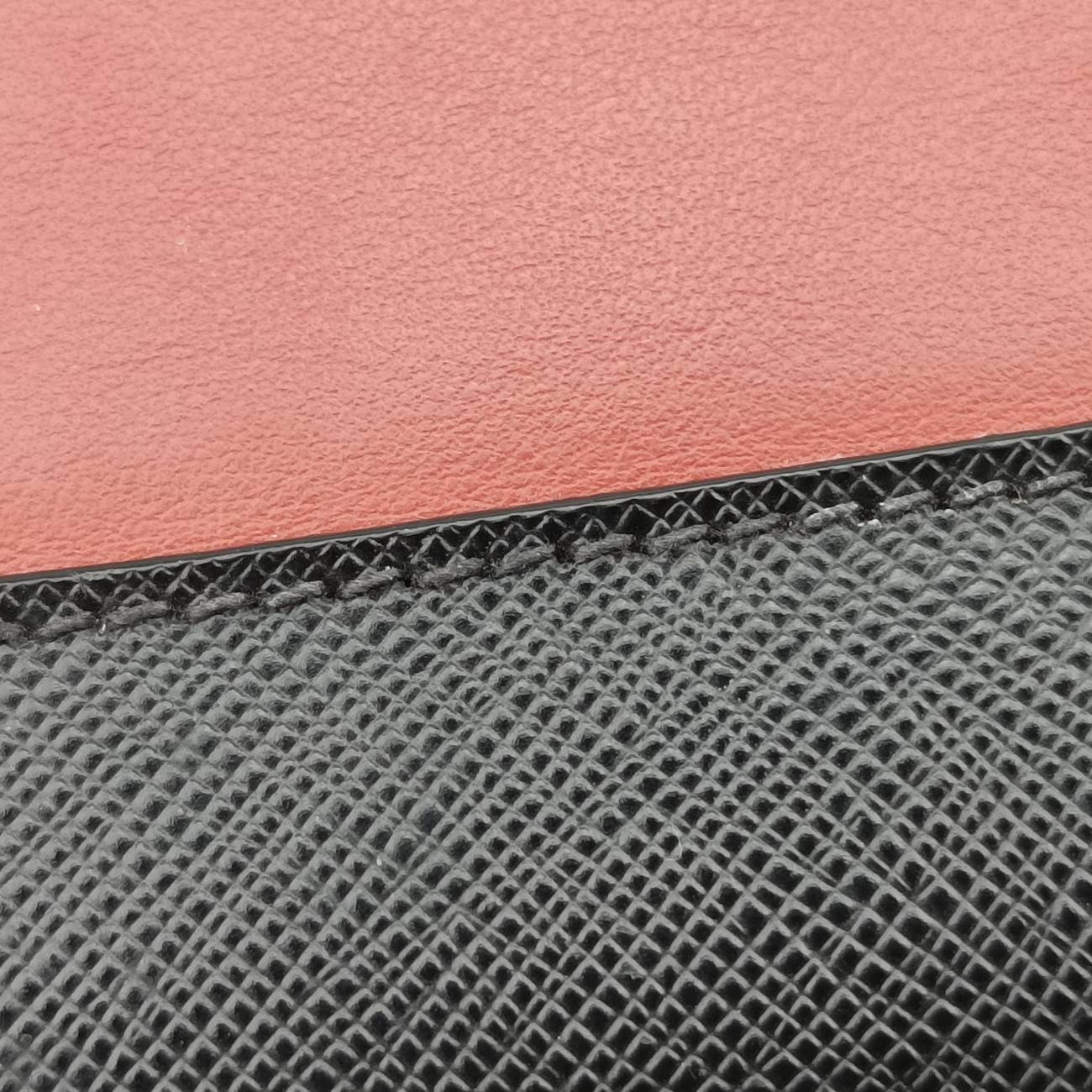 Cahier Red×black Leather 1BD045 25カイエ レッド×ブラック レザー 1BD045 25