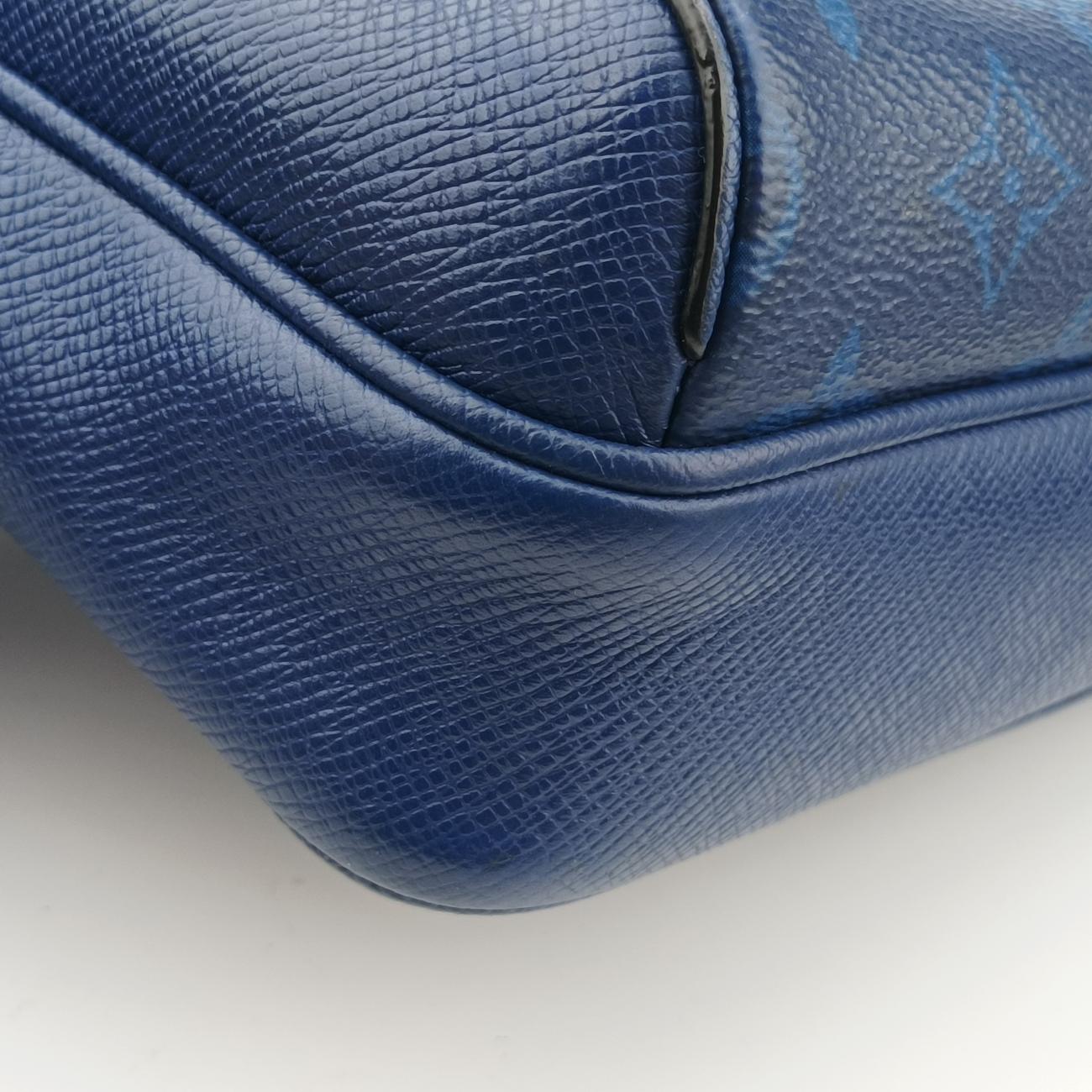 Outdoor Messenger PM cobalt Taiga Leather x Monogram Canvas M30242 FO3179アウトドアメッセンジャーPM コバルト タイガ レザー×モノグラム キャンバス M30242 FO3179