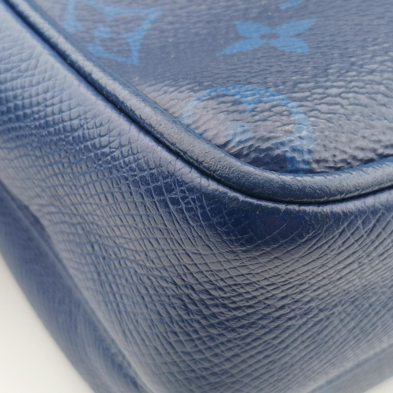 Outdoor Messenger PM cobalt Taiga Leather x Monogram Canvas M30242 FO3179アウトドアメッセンジャーPM コバルト タイガ レザー×モノグラム キャンバス M30242 FO3179