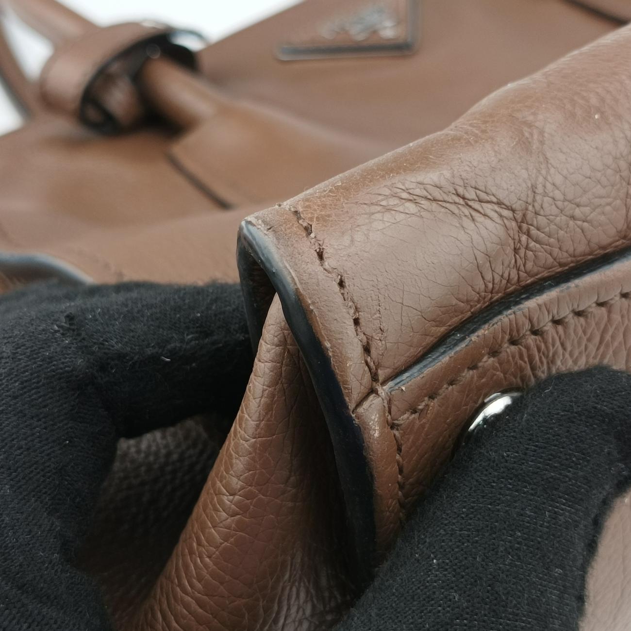 Twin Pocket Winged Tote Brown leather BN2619 7 Bツイン ポケット ウィング トート ブラウン レザー BN2619 7 B