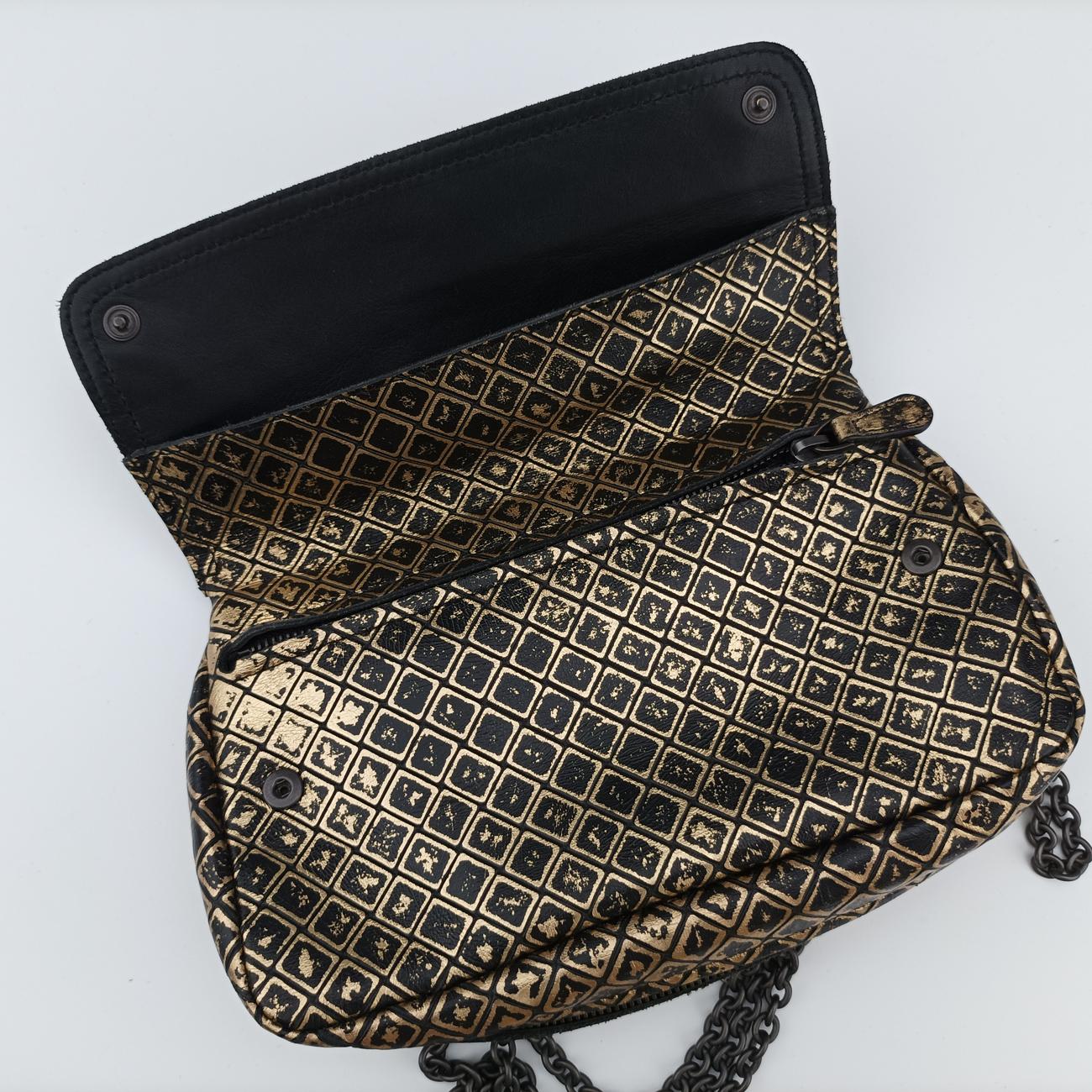 Intrecciomirage Butterfly Charm Black×golden Leather B00957186Bイントレッチミラージュ バタフライ チャーム ブラック×ゴールド レザー B00957186B