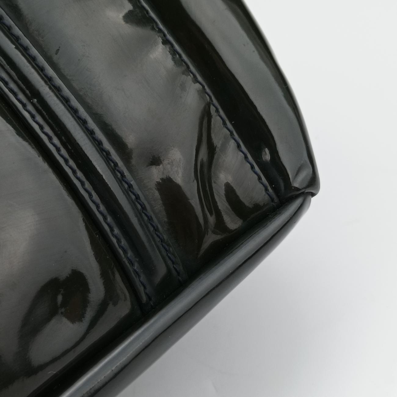 Chain Flap black Patent A46823 12688238チェーンフラップ ブラック パテント A46823 12688238