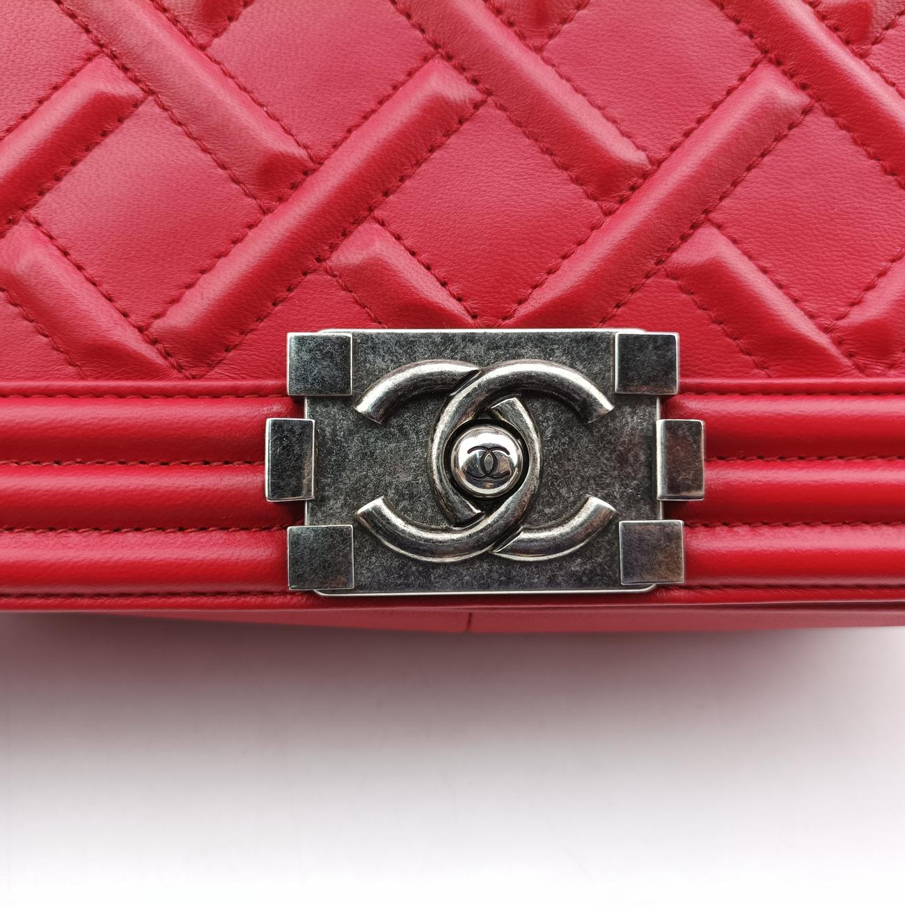 BOY CHANEL Red lambskin A66094 17592011ボーイシャネル レッド ラムスキン A66094 17592011