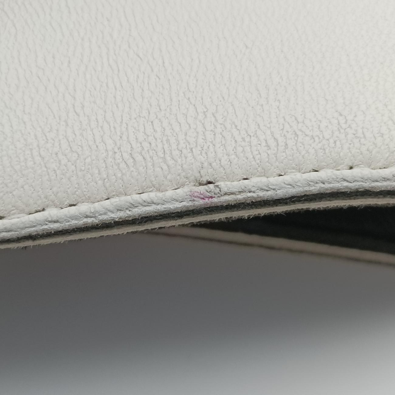 The Arcotote White lambskin B09591075Rザ アルコトート ホワイト ラムスキン B09591075R