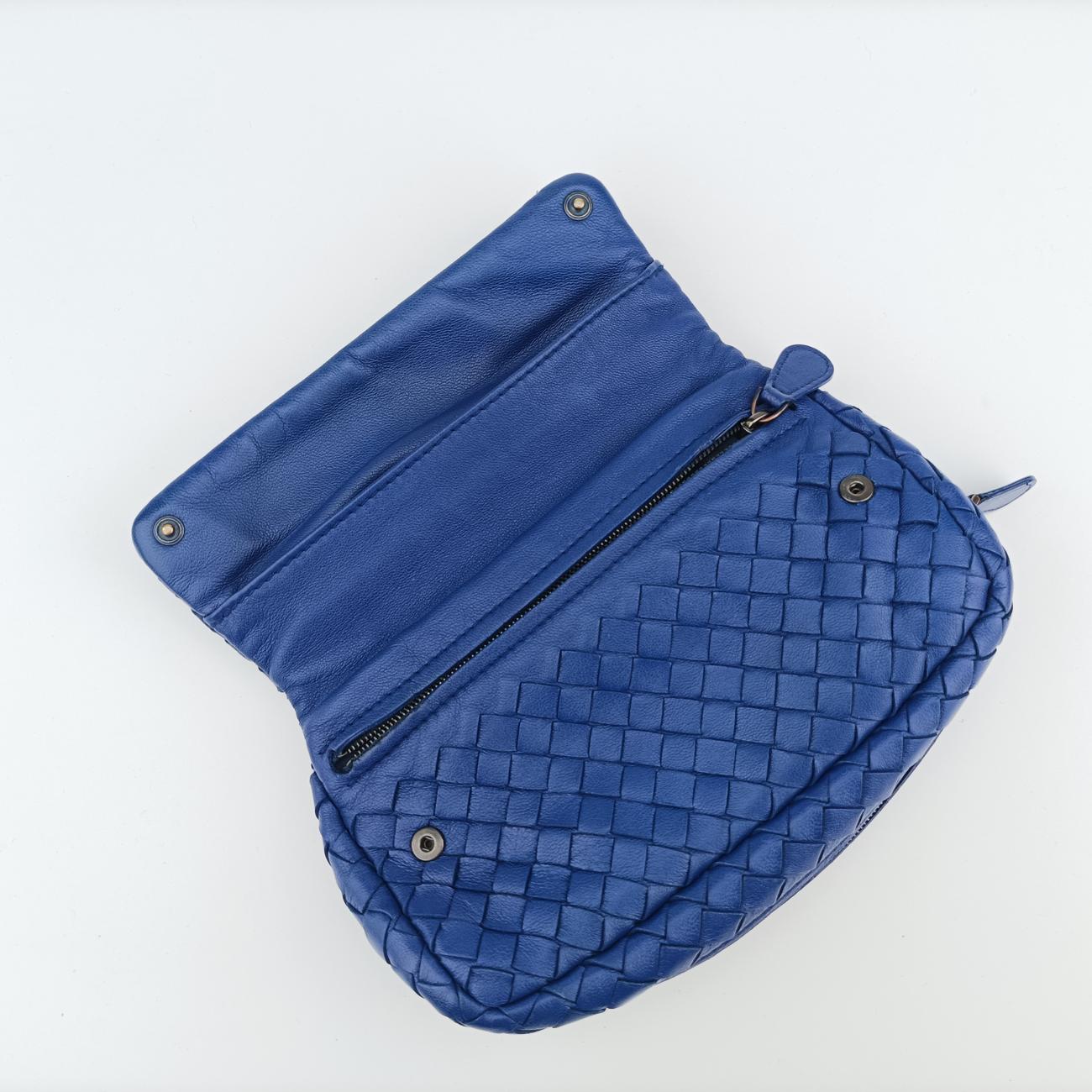 Intrecciato Blue lambskin B06894637Fイントレチャート ブルー ラムスキン B06894637F