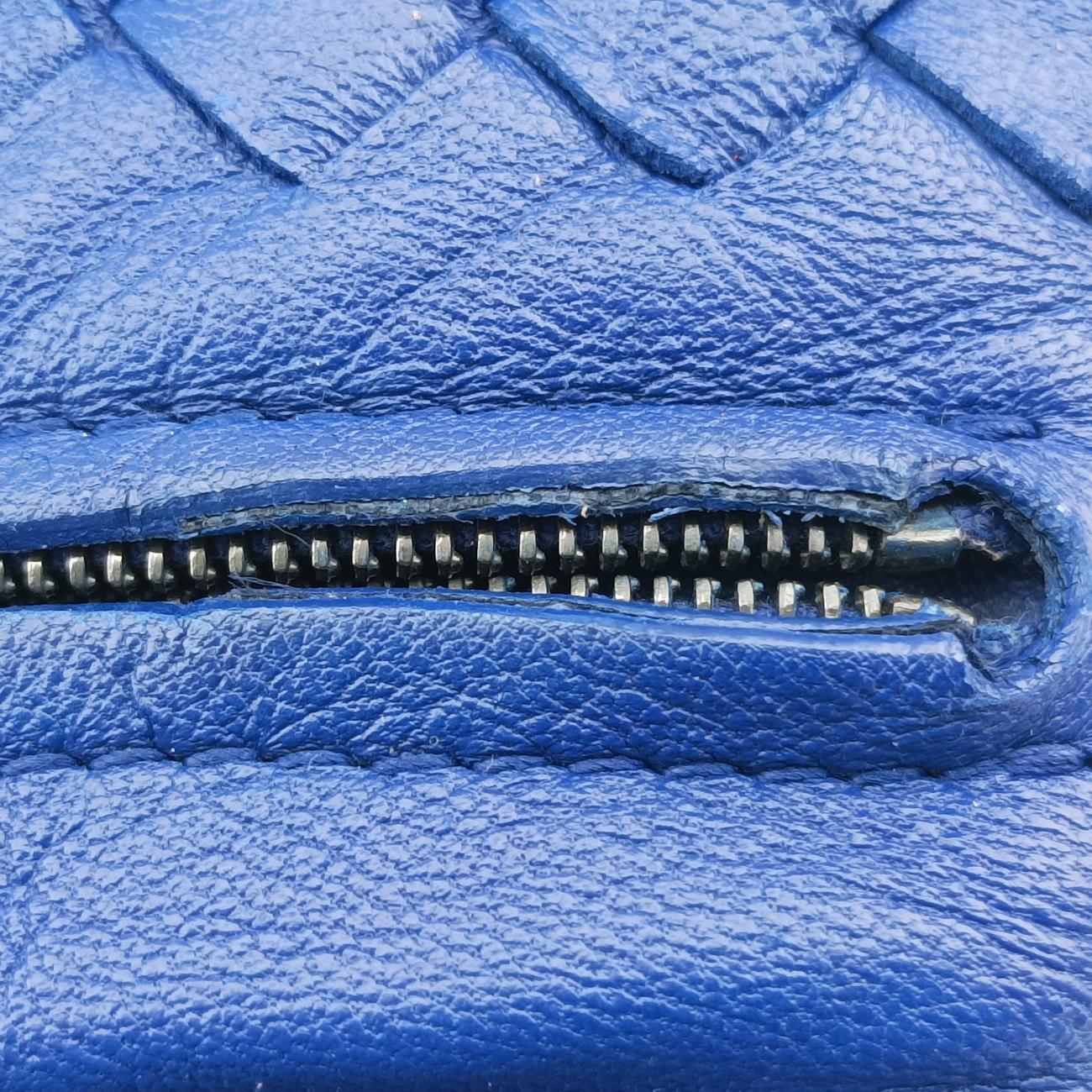 Intrecciato Blue lambskin B06894637Fイントレチャート ブルー ラムスキン B06894637F