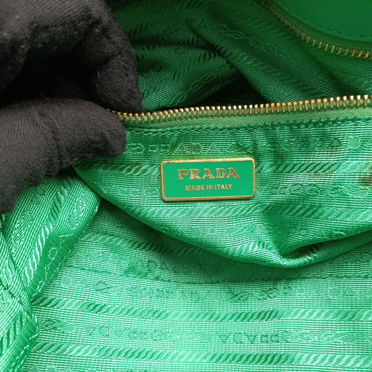 Triangular logo plate Green nylon 14三角ロゴプレート　 グリーン ナイロン 14