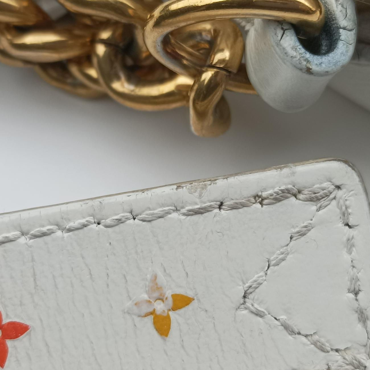 New Wave Camera White Leather M53863 TR1139 ICチップニューウェーブカメラ ホワイト レザー M53863 TR1139 ICチップ