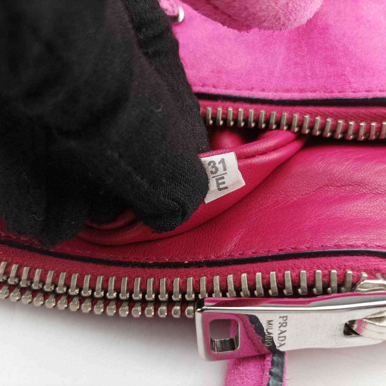 Twin Pocket Rose suede 31/E三角ロゴ ツインポケット ローズ レッド スエード BN2625 31/E