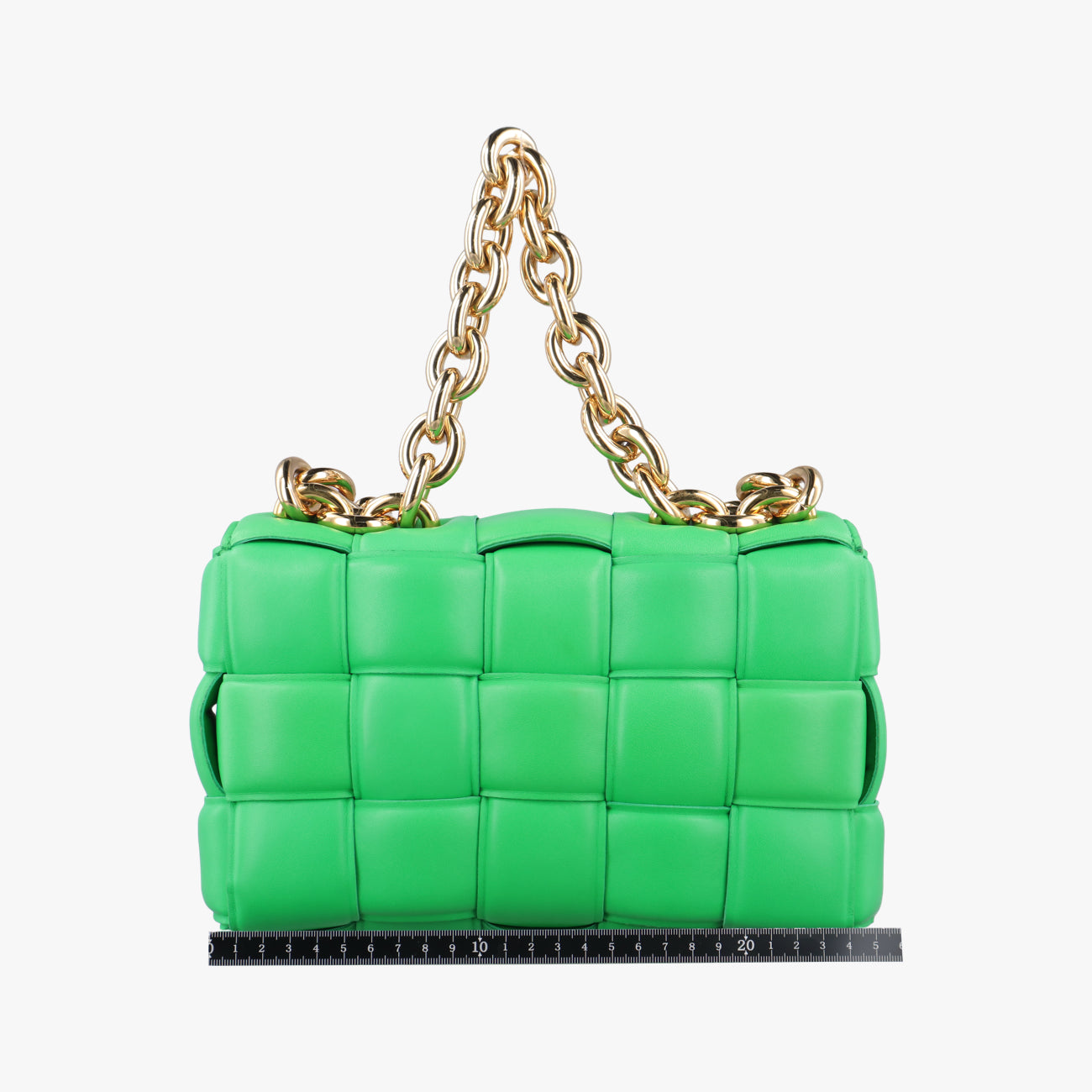 The Chain Cassette Green lambskin B09108320Pザ チェーン カセット グリーン ラムスキン B09108320P