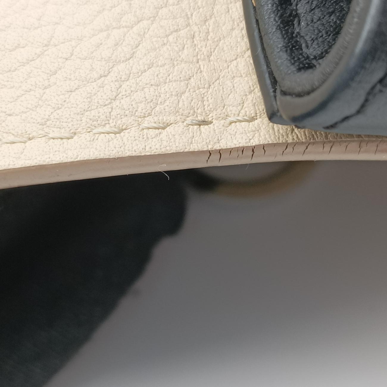 Lockme 2 Beige×Black Taurillon leather M50252 FL4136ロックミーII ベージュ×ブラック トリヨンレザー M50252 FL4136