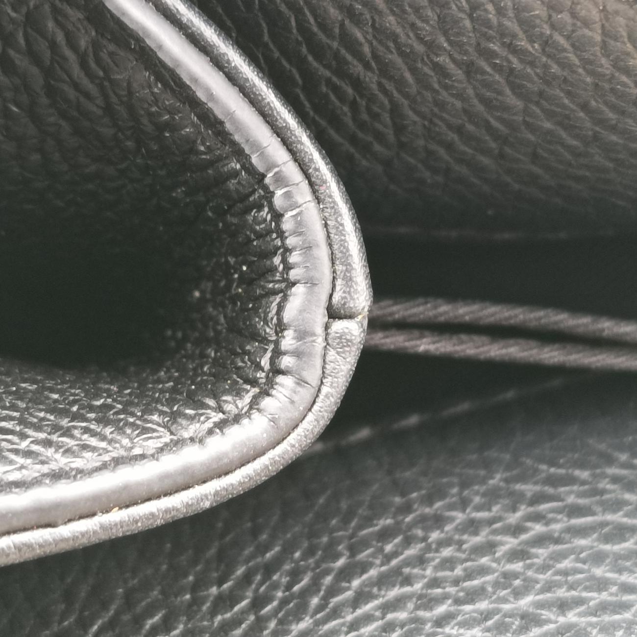 Lockme 2 Beige×Black Taurillon leather M50252 FL4136ロックミーII ベージュ×ブラック トリヨンレザー M50252 FL4136