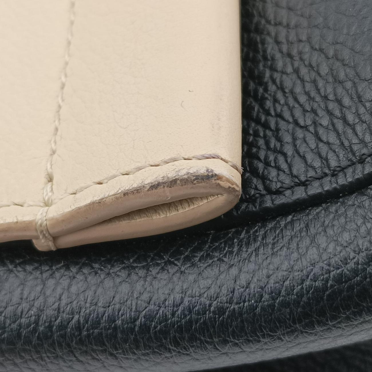 Lockme 2 Beige×Black Taurillon leather M50252 FL4136ロックミーII ベージュ×ブラック トリヨンレザー M50252 FL4136