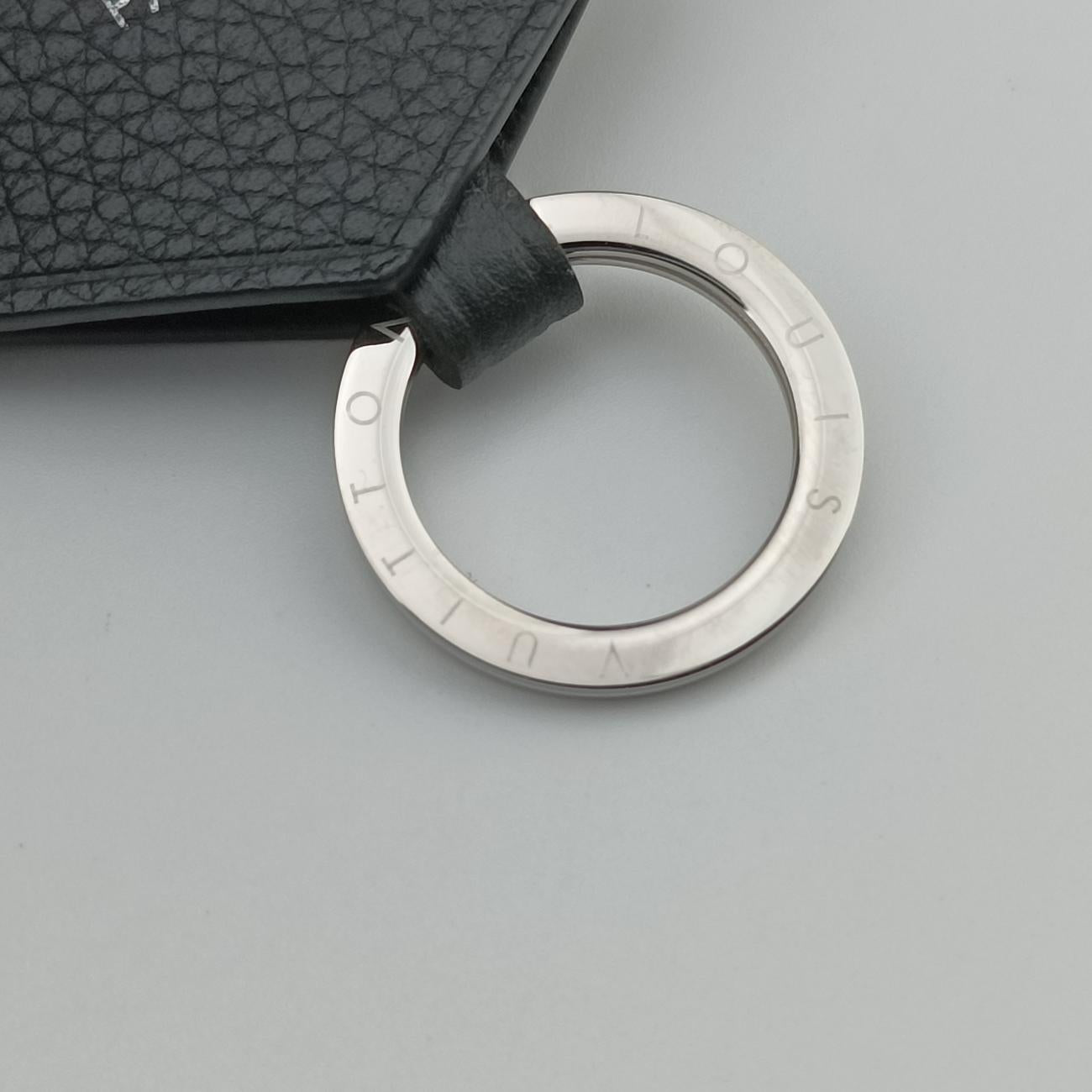 Lockme 2 Beige×Black Taurillon leather M50252 FL4136ロックミーII ベージュ×ブラック トリヨンレザー M50252 FL4136