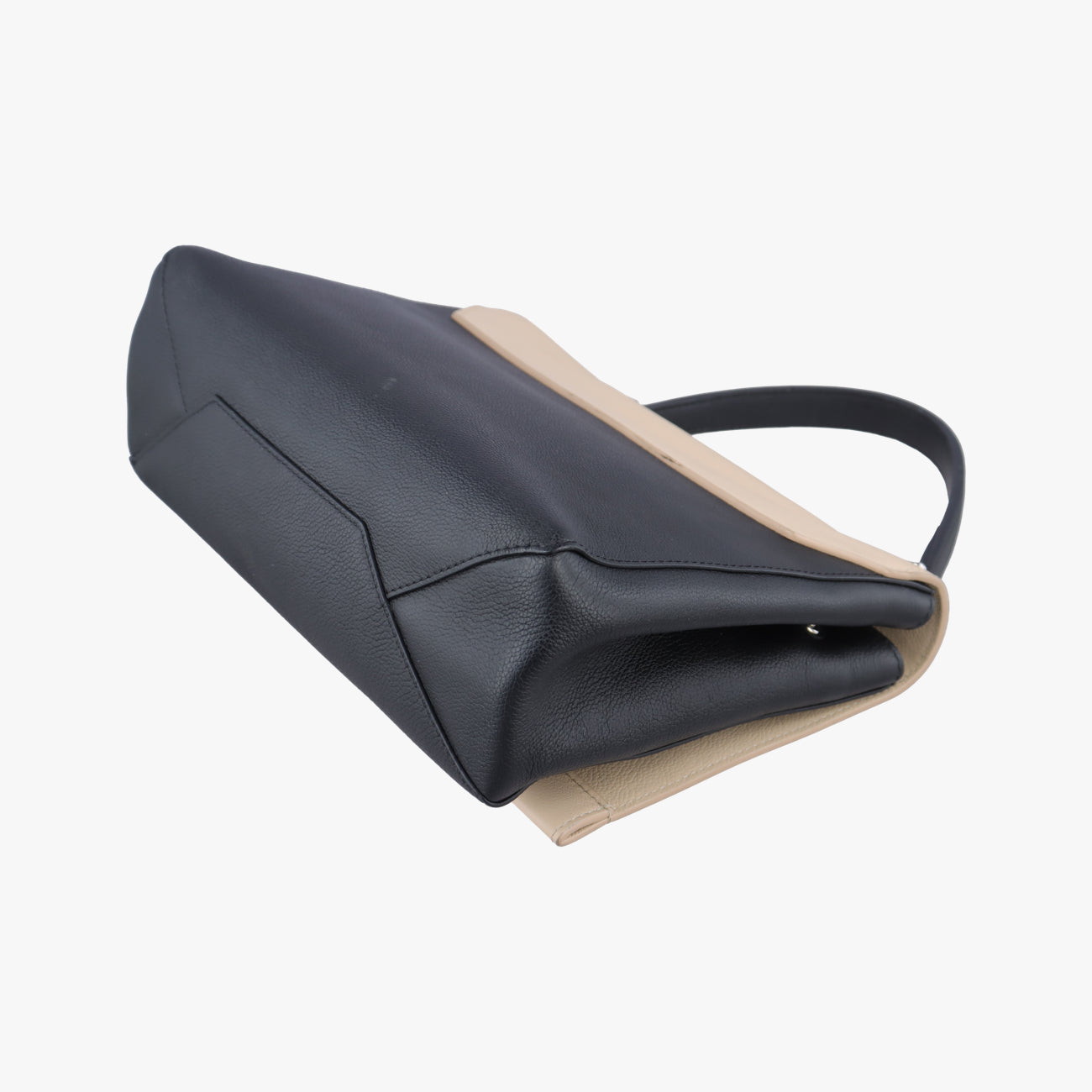 Lockme 2 Beige×Black Taurillon leather M50252 FL4136ロックミーII ベージュ×ブラック トリヨンレザー M50252 FL4136