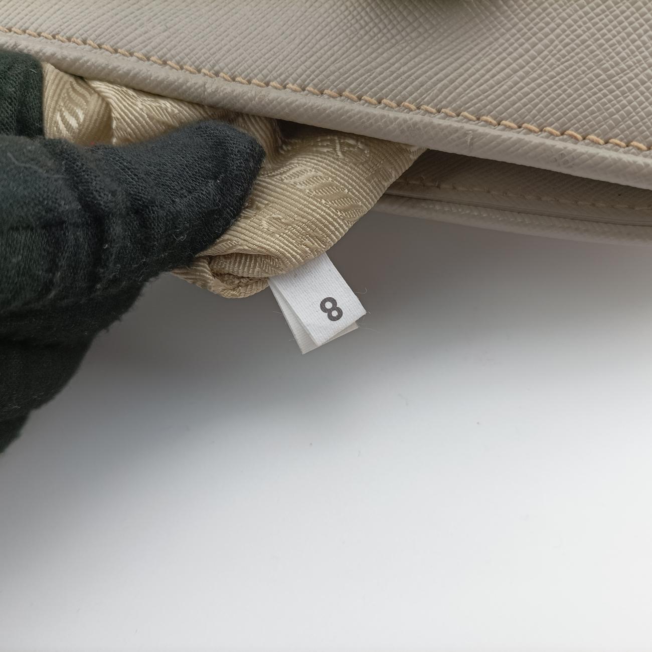 Promenade Grey SAFFIANO Leather BN2558 8 7 165プロムナード グレー サフィアーノレザー BN2558 8 7 165