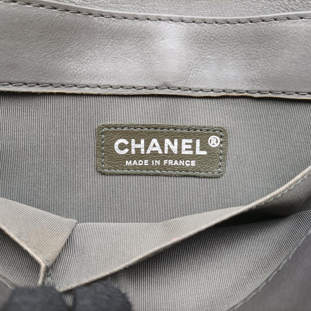 BOY CHANEL Grey leather A67948 18935729ボーイシャネル グレー レザー A67948 18935729