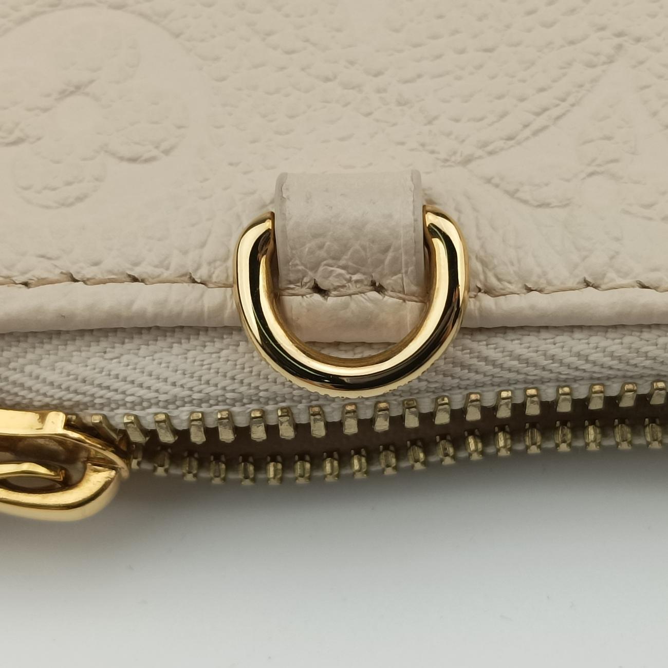 Easy PouchCrème WhiteEmbossed MonogramM81066ICチップイージーポーチクレームホワイト モノグラム アンプラントM81066ICチップ