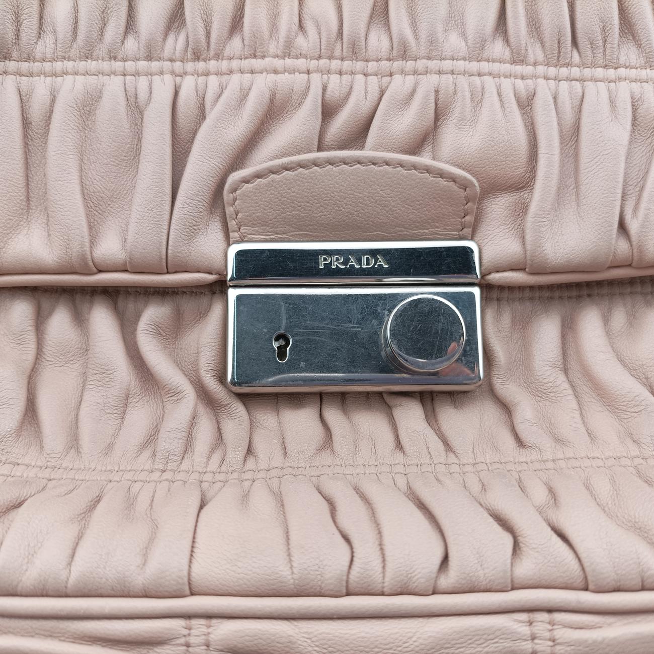 Gaufre Logo FlapPinkNappa LeatherBT09397/Qギャザーピンクナッパレザー BT09397/Q