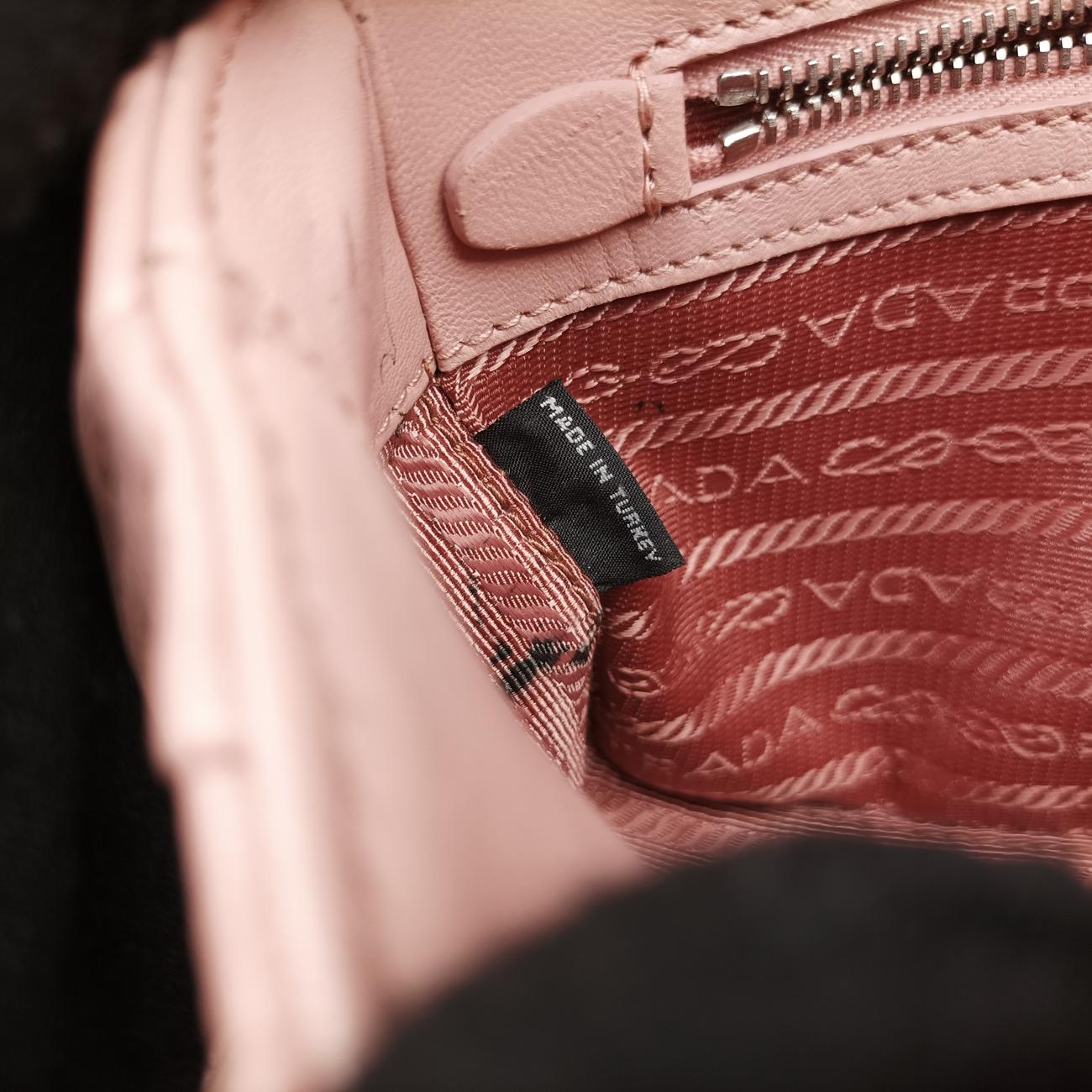 Nappa GaufrePinkNappa Leather1BD140197ナッパ ゴーフルピンクナッパレザー1BD140197