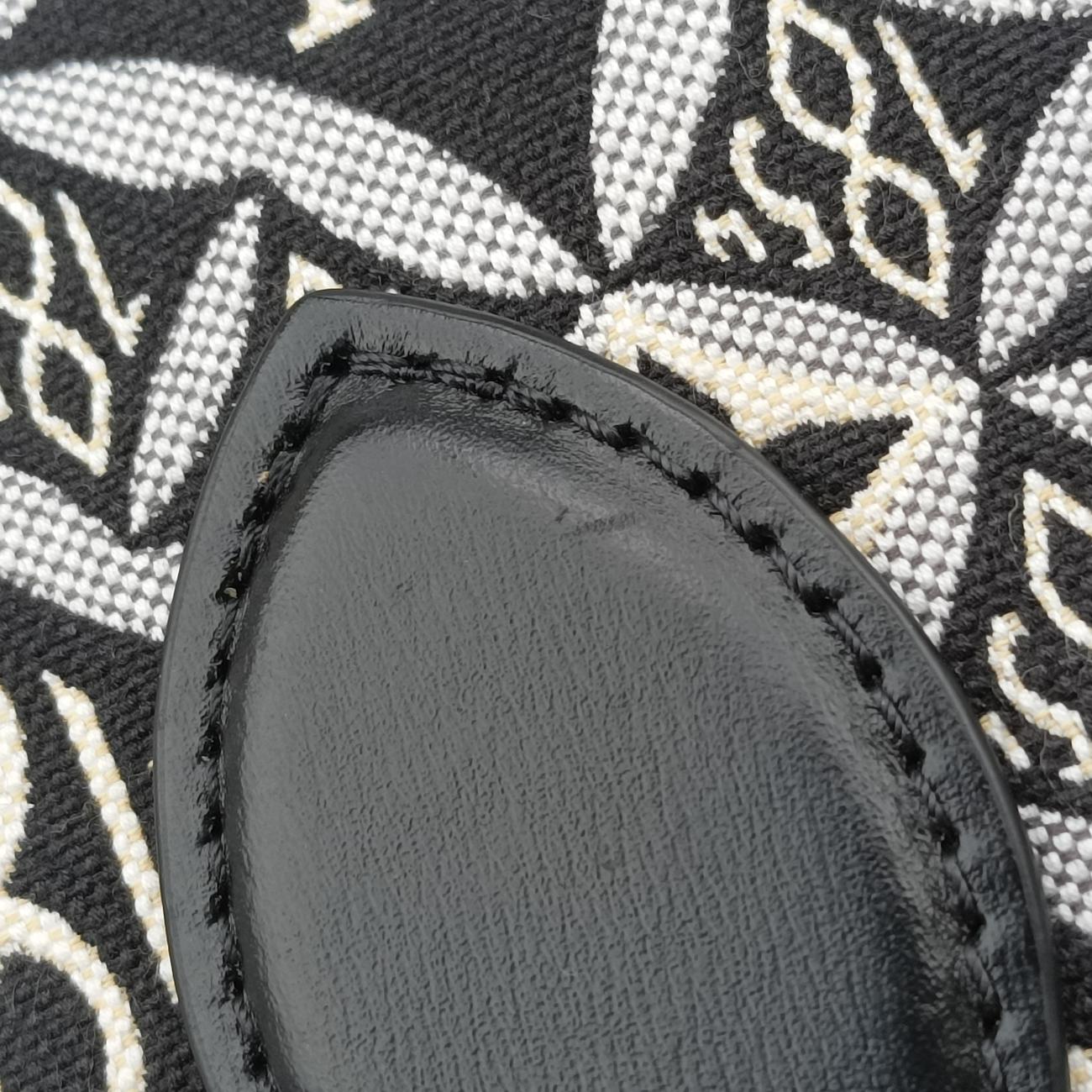 On the Go GM Gris Jacquard M57207 FL4230オンザゴーGM　 グリ ジャガード M57207 FL4230