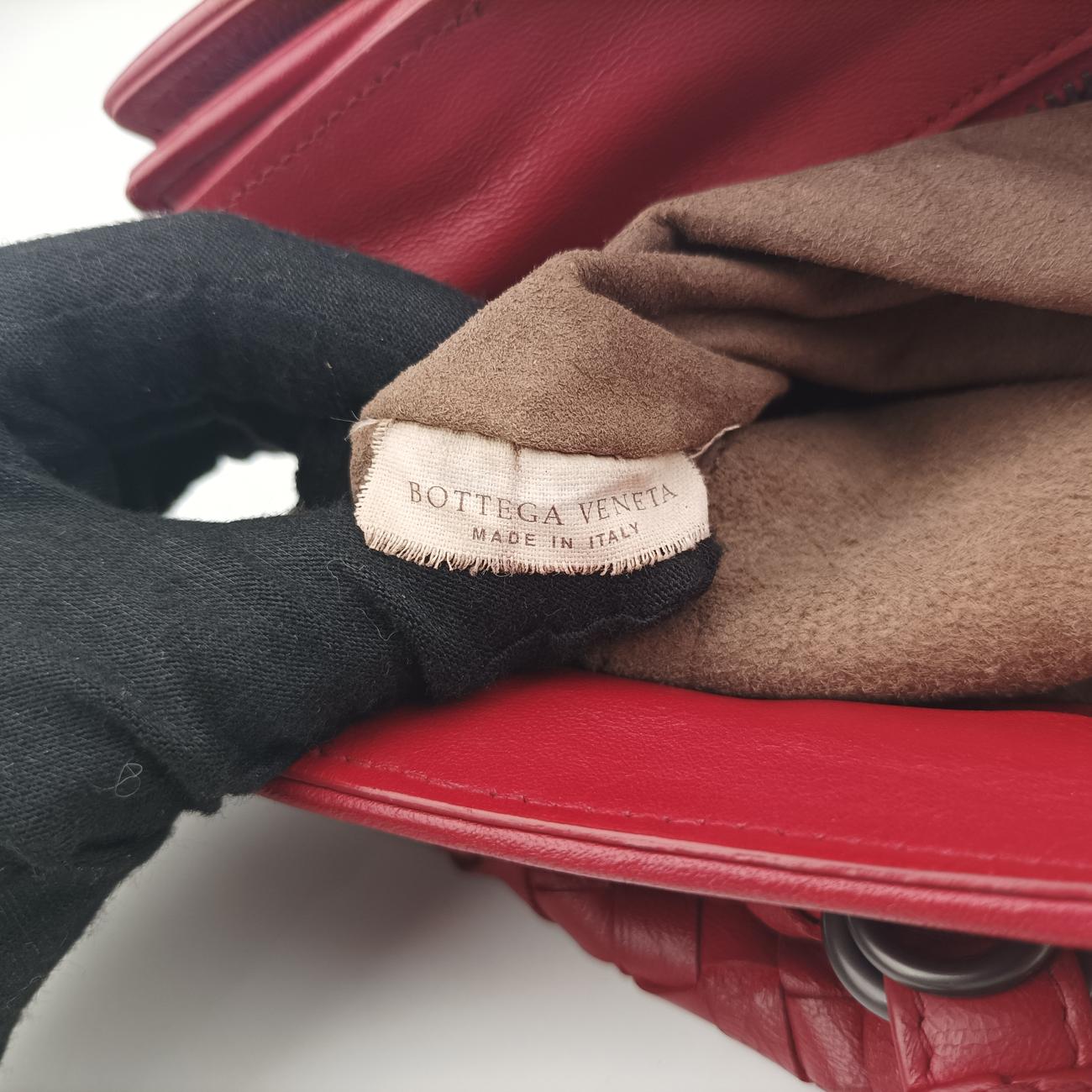 Intrecciato Red lambskin B06290063Aイントレチャート レッド ラムスキン B06290063A