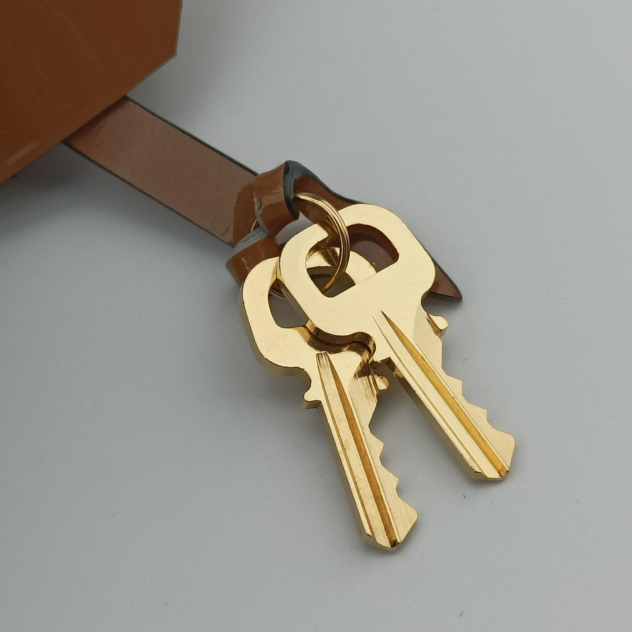 Alma PM BEIGE POUDRE Vernis M91751 FL2123アルマPM ベージュプードル ヴェルニ M91751 FL2123