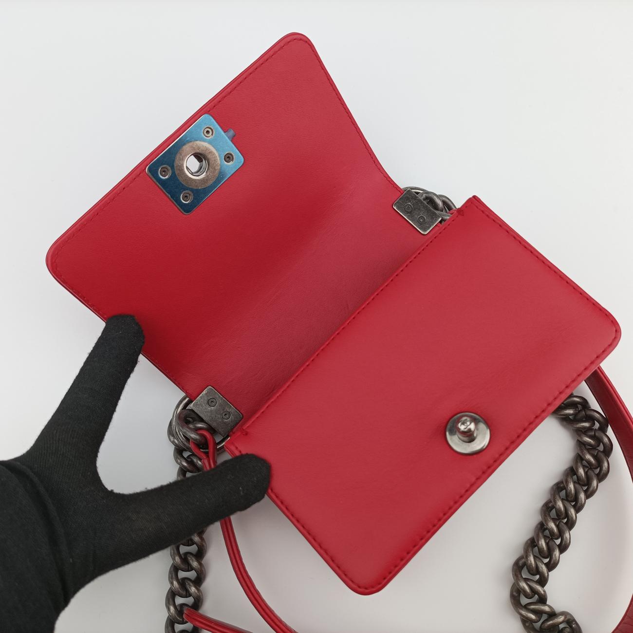 BOY CHANELRedlambskin×GarrushaA6623021026517ボーイシャネルレッドラムスキン×ガルーシャA6623021026517