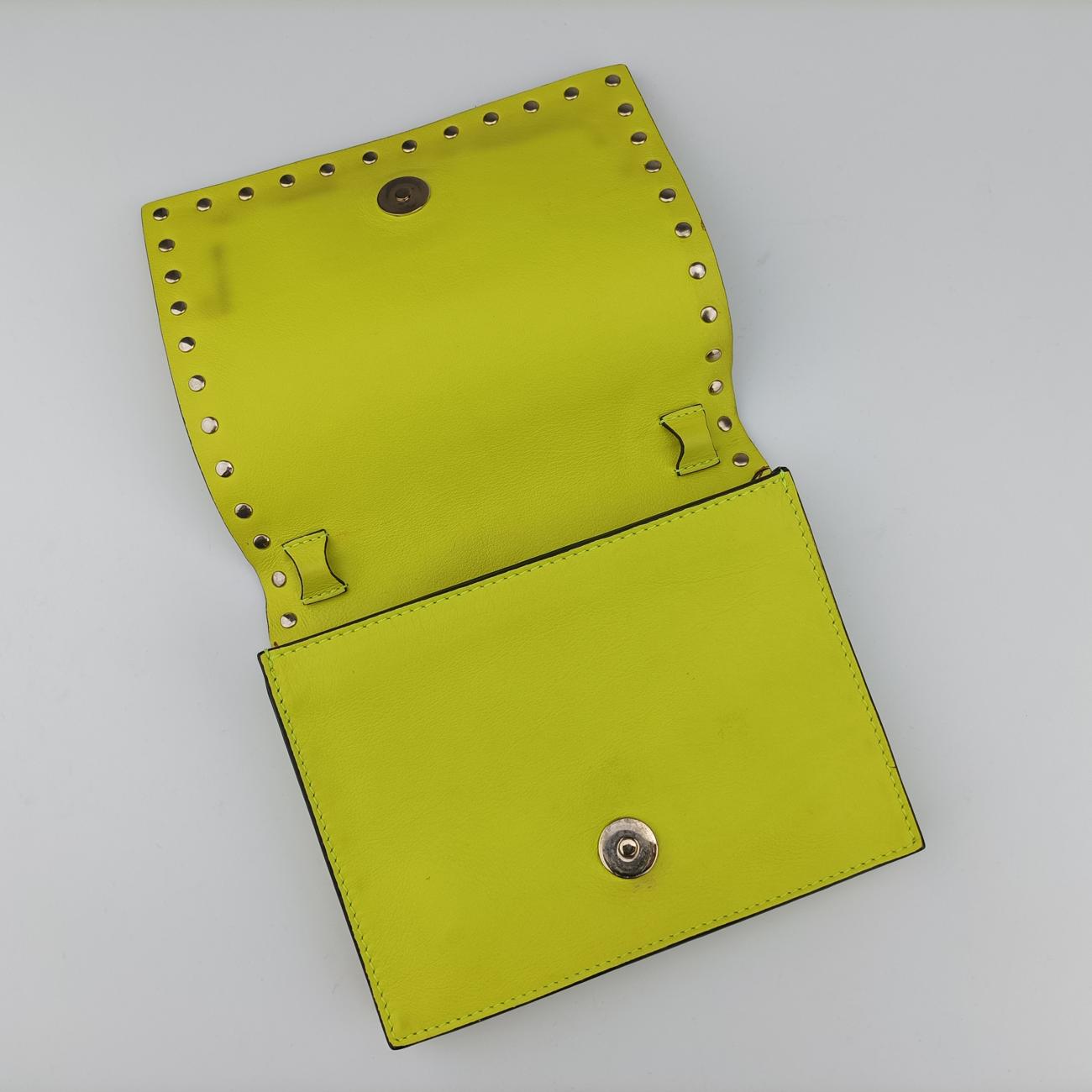 Rockstud Yellow leather TV G 669BOL1ロックスタッズ イエロー レザー TV G 669BOL1