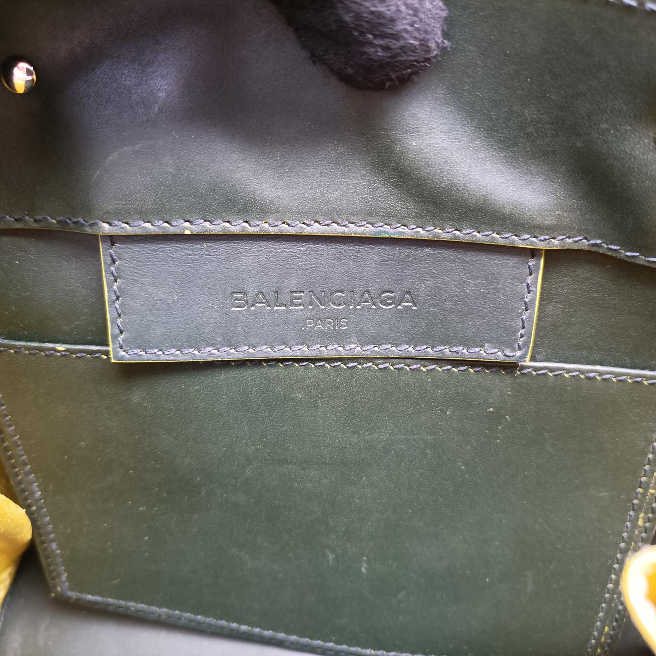 Paper A6 Tote Green×Yellow Leather 357333.4075.F.002123ペーパー A6 トート グリーン×イエロー レザー 357333.4075.F.002123