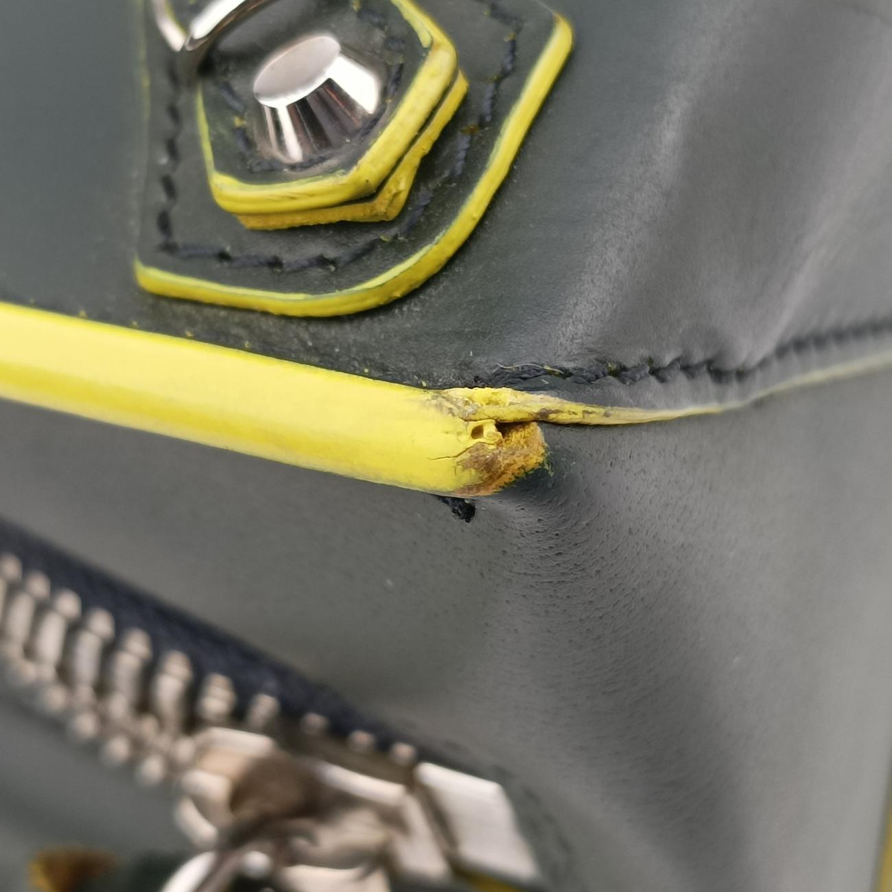 Paper A6 Tote Green×Yellow Leather 357333.4075.F.002123ペーパー A6 トート グリーン×イエロー レザー 357333.4075.F.002123