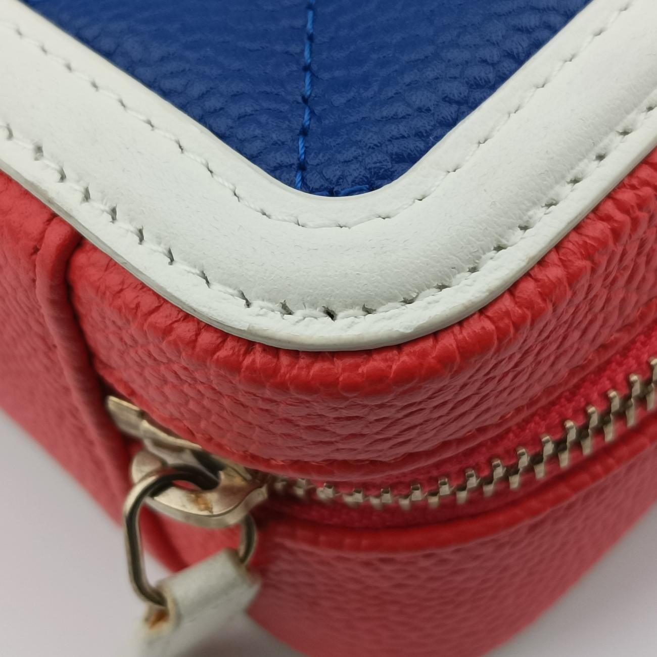 Filigree Vanity Case Top HandleRed x Blue x WhiteCaviar SkinA8445226964014フィリグリー バニティ ケース トップ ハンドルレッド×ブルー×ホワイトキャビアスキンA8445226964014