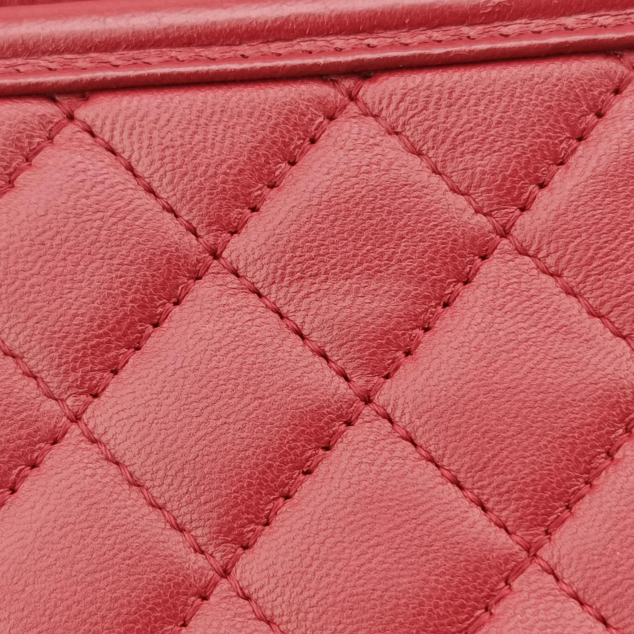 BOY CHANEL Red lambskin A67087 19672046ボーイシャネル レッド ラムスキン A67087 19672046