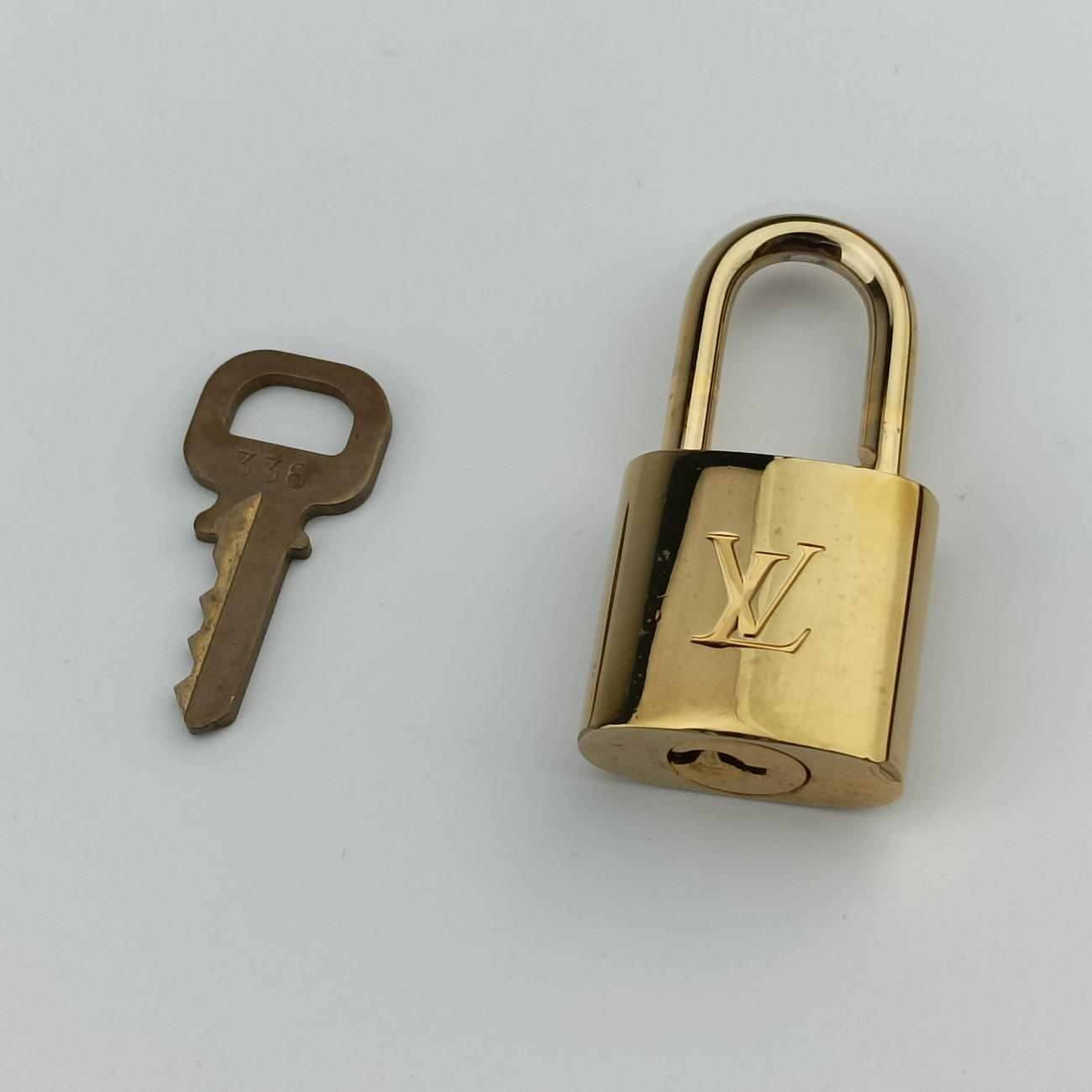 Venus Monogram x Cerise Monogram canvas x leather M41738 SR5106ヴィーナス モノグラム x スリーズ モノグラム キャンバス×レザー M41738 SR5106