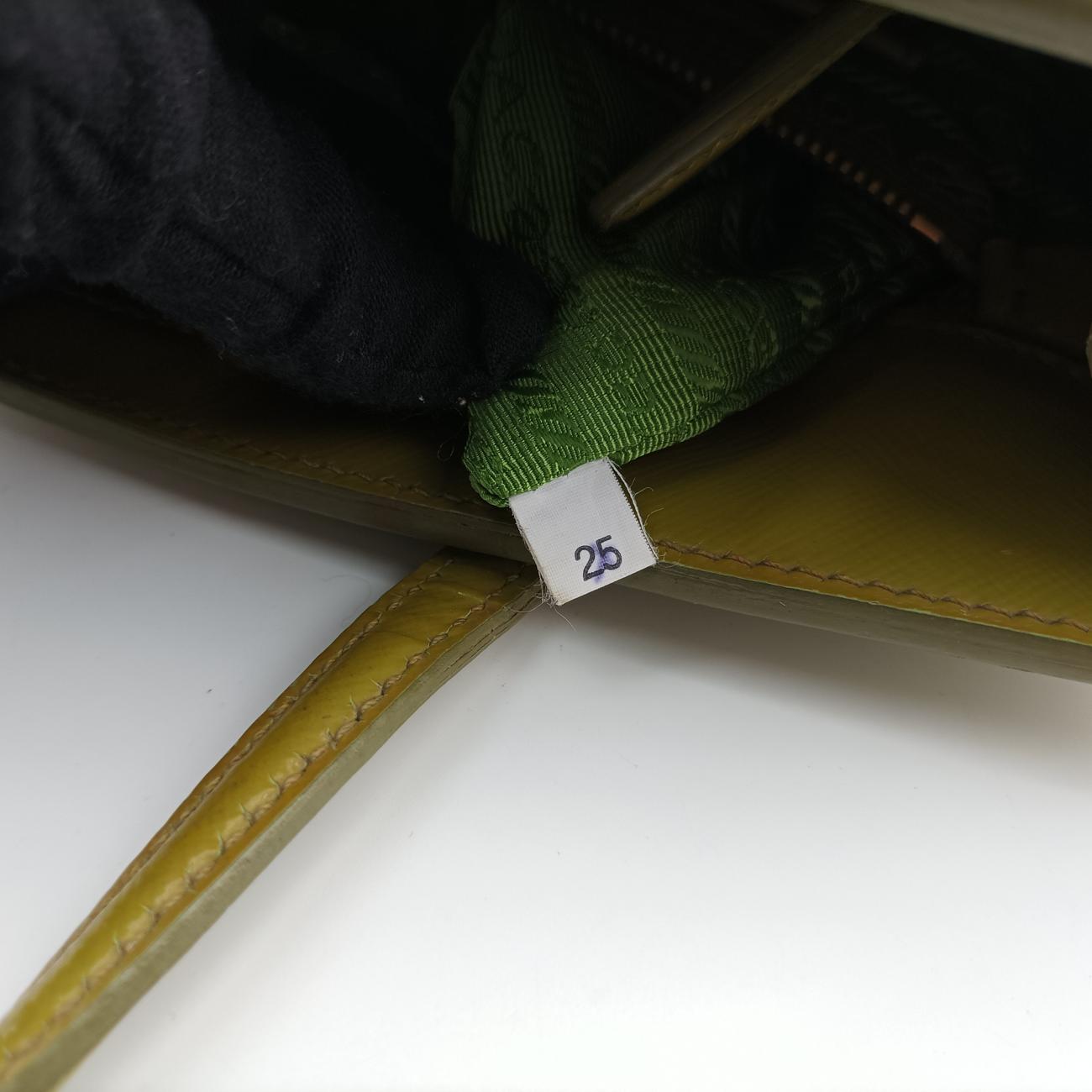 Parabole Tote Green Patent Leather BN2411 25パラボラトート グリーン パテント BN2411 25