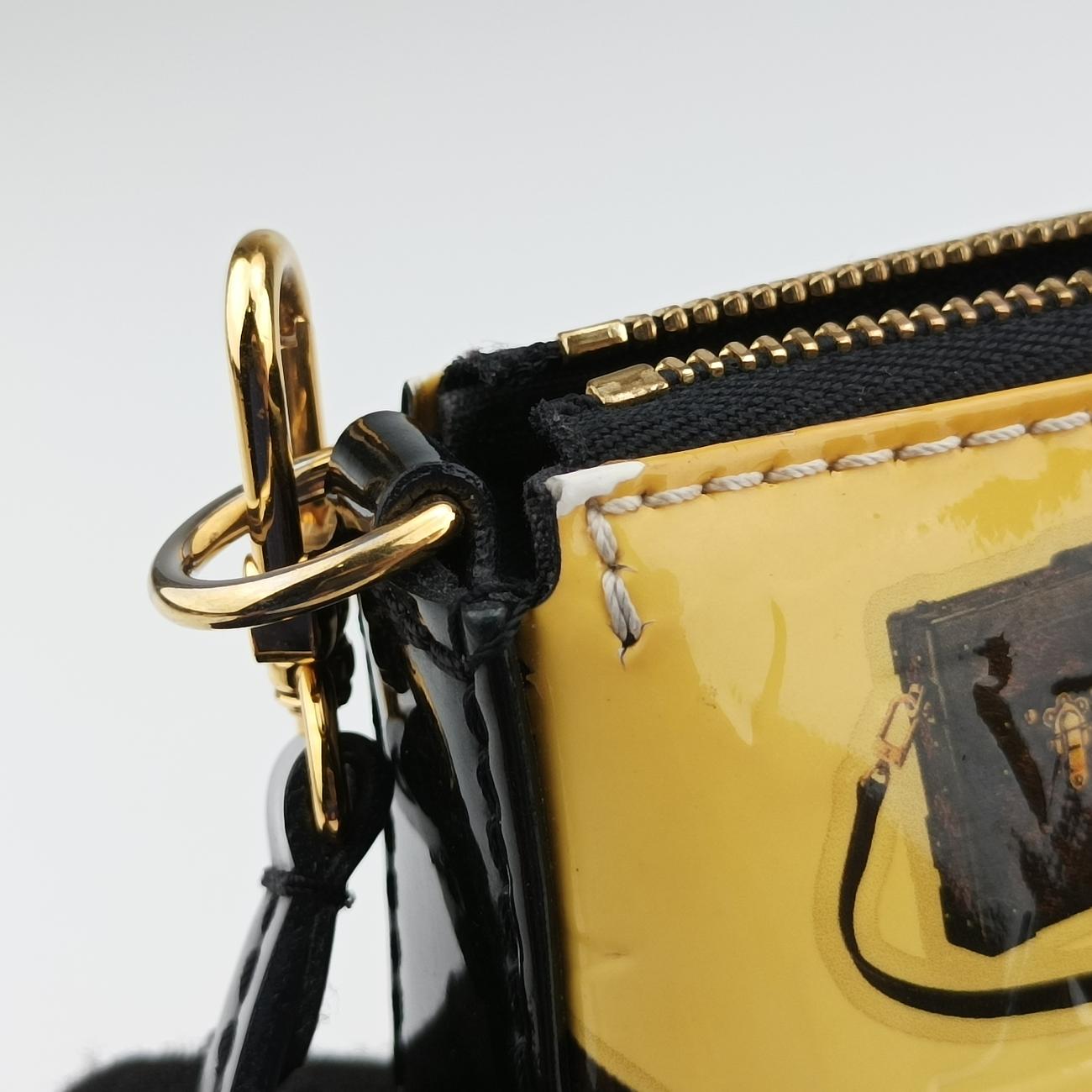 Pochette Accessoires Sticker White×multi Vernis M90928 DR0175ポシェット アクセソワール スティッカー ブロン×マルチ ヴェルニ M90928 DR0175