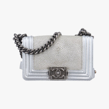 BOY CHANEL Silver lambskin×Galuchat Stingray A66230 19869442ボーイシャネル シルバー ラムスキン×ガルーシャ スティングレイ A66230 19869442