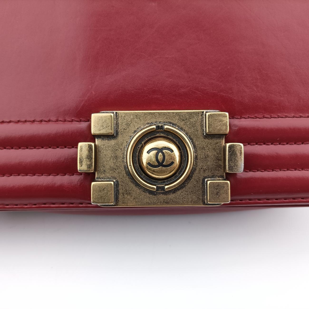 BOY CHANEL Red Leather A66712 15636981ボーイシャネル レッド レザー A66712 15636981