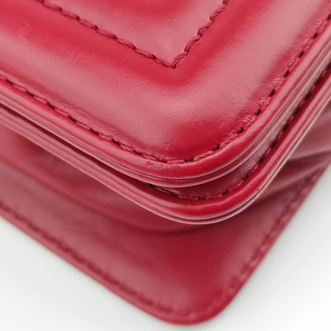 BOY CHANEL Red Leather A66712 15636981ボーイシャネル レッド レザー A66712 15636981