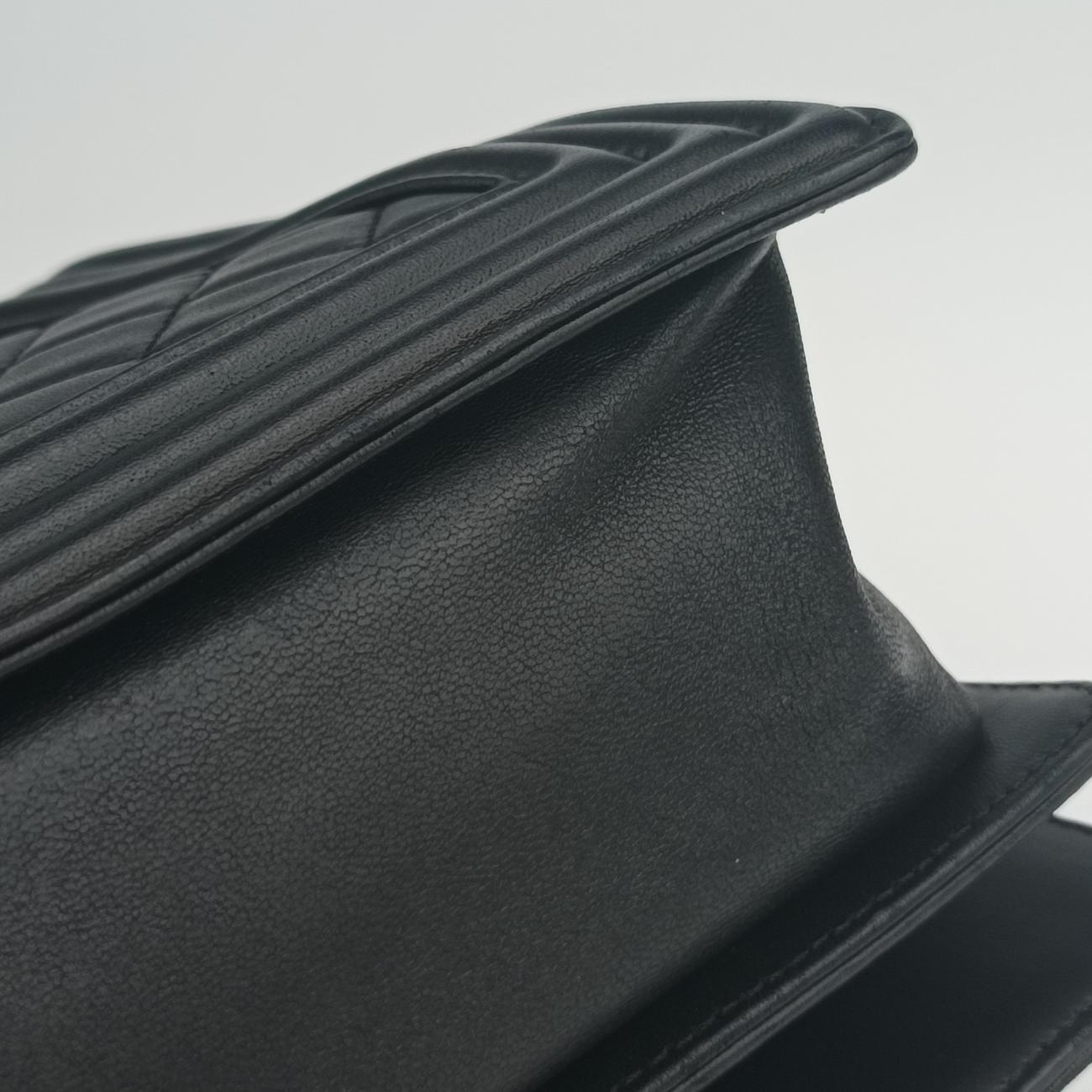 BOY CHANEL Black lambskin A67087 16107672ボーイシャネル ブラック ラムスキン A67087 16107672