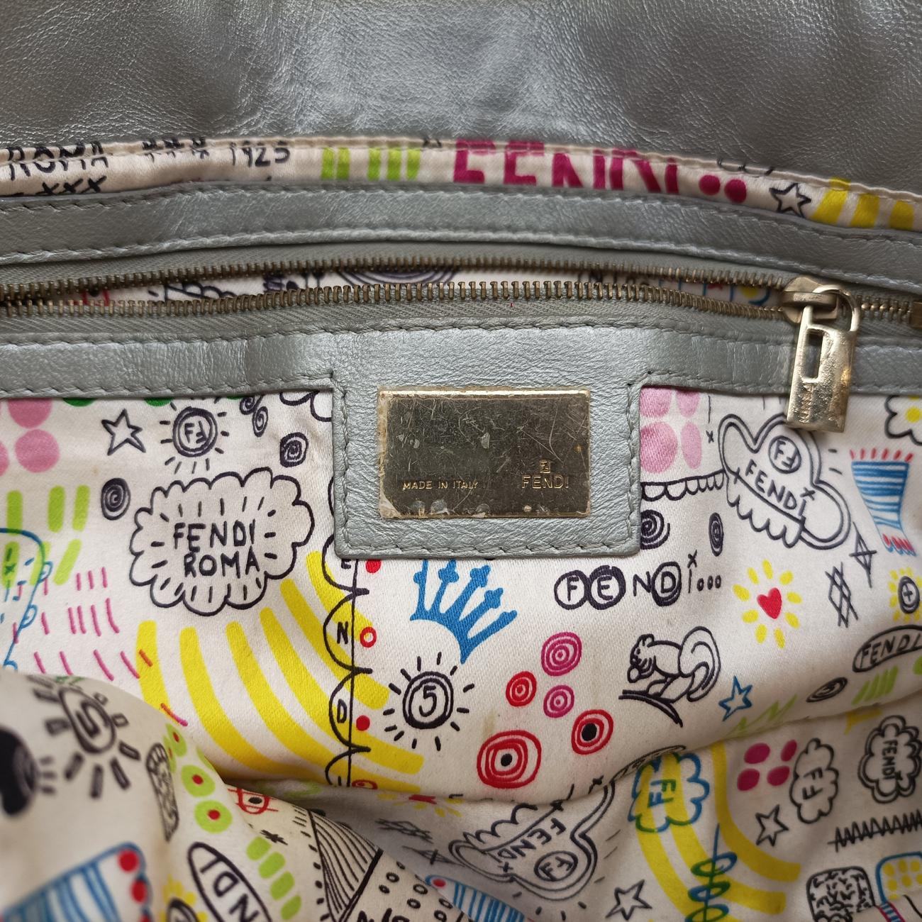 BAGUETTE Silver Leather 8BR600 Lot number unknownマンマバケット シルバー レザー 8BR600 製番不明